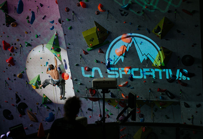 le-mur-escalade-voie-oloron-pyrenees-esprit-club-association-02